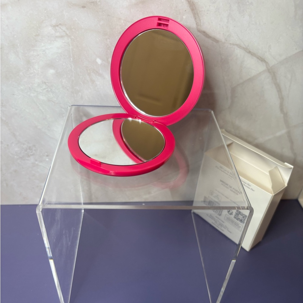 GWP Dior BEAUTY mirror - Picture 3 of 3